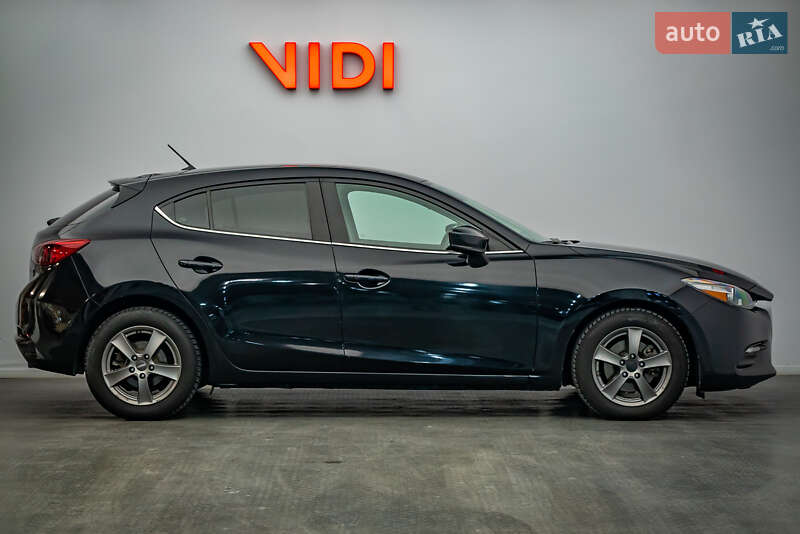 Хэтчбек Mazda 3 2017 в Киеве