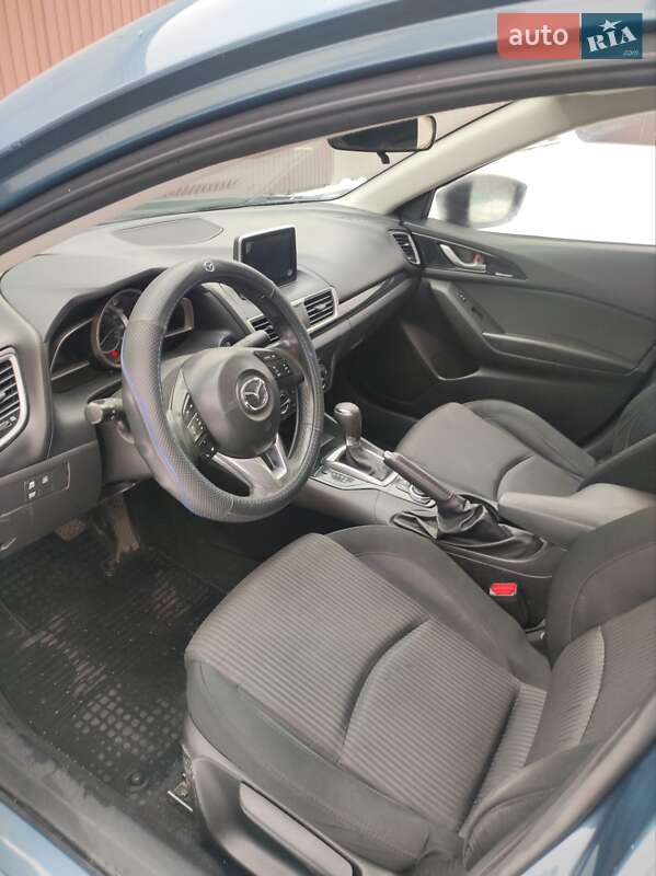 Седан Mazda 3 2016 в Черкасах