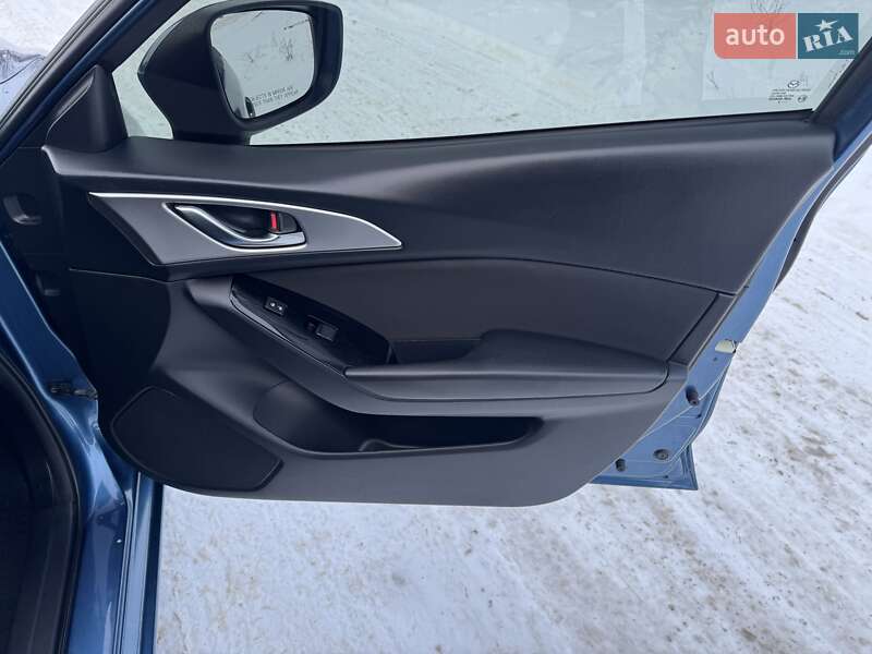Седан Mazda 3 2018 в Дніпрі фото 27 Седан Mazda 3 2018 в Дніпрі