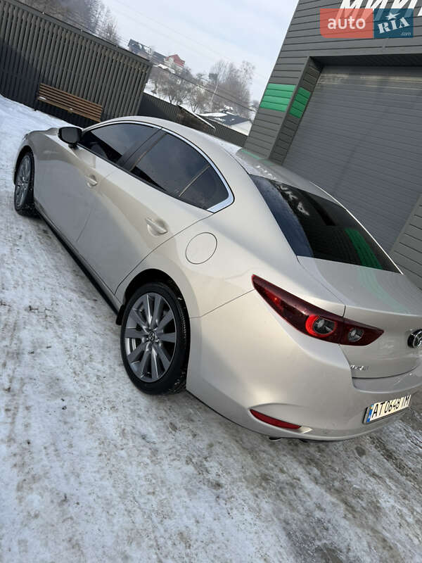Седан Mazda 3 2024 в Коломые
