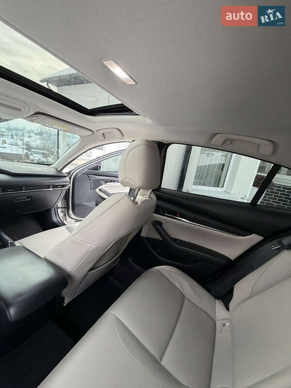 Седан Mazda 3 2024 в Коломые