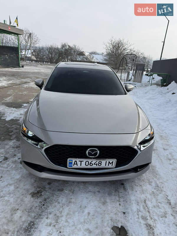 Седан Mazda 3 2024 в Коломые