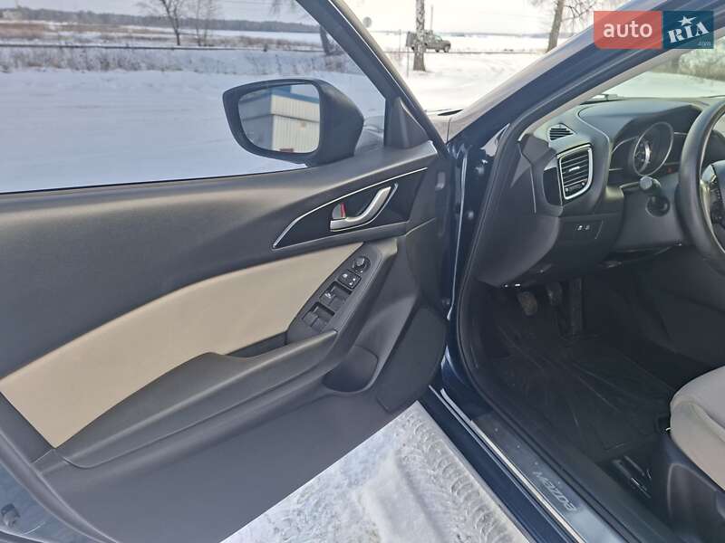 Хетчбек Mazda 3 2014 в Шостці