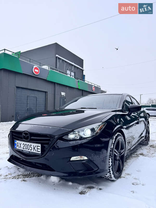 Хетчбек Mazda 3 2015 в Чернівцях