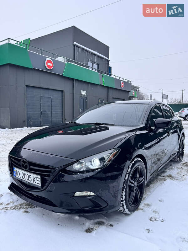 Хетчбек Mazda 3 2015 в Чернівцях
