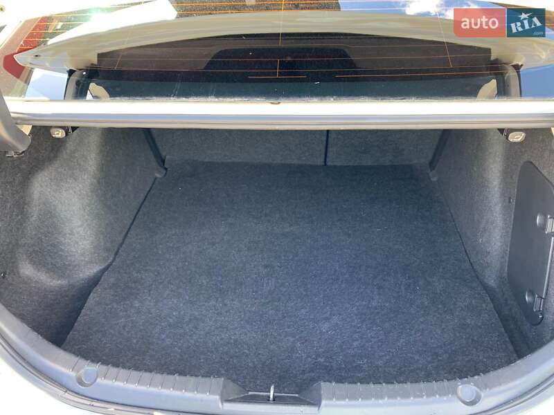 Седан Mazda 3 2017 в Миколаєві