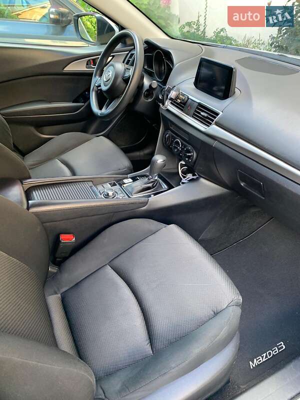 Седан Mazda 3 2017 в Миколаєві