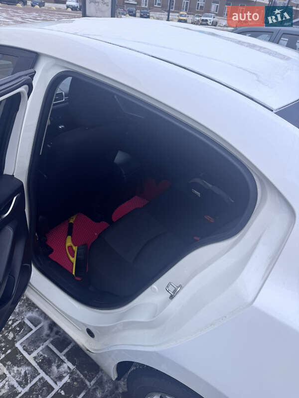 Седан Mazda 3 2016 в Черкассах фото 3 Седан Mazda 3 2016 в Черкассах