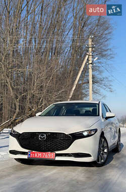 Седан Mazda 3 2023 в Косове