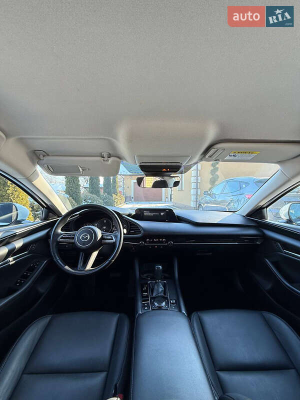 Седан Mazda 3 2023 в Косове