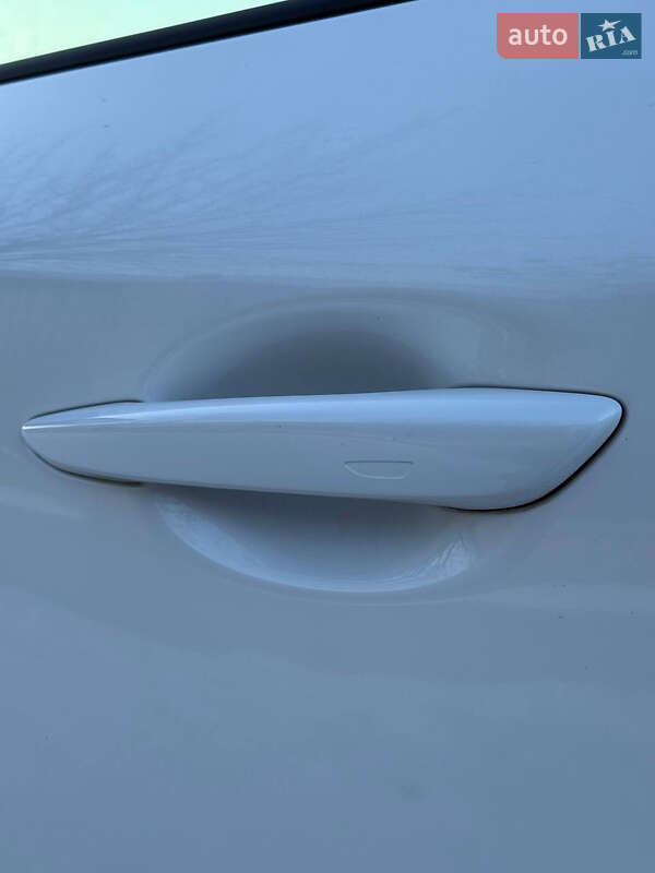 Седан Mazda 3 2023 в Косове