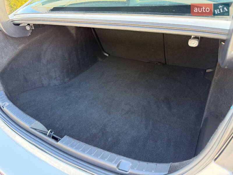 Седан Mazda 3 2023 в Косове