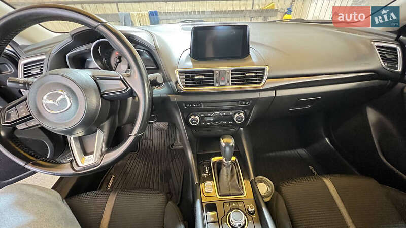 Хетчбек Mazda 3 2018 в Києві фото 5 Хетчбек Mazda 3 2018 в Києві