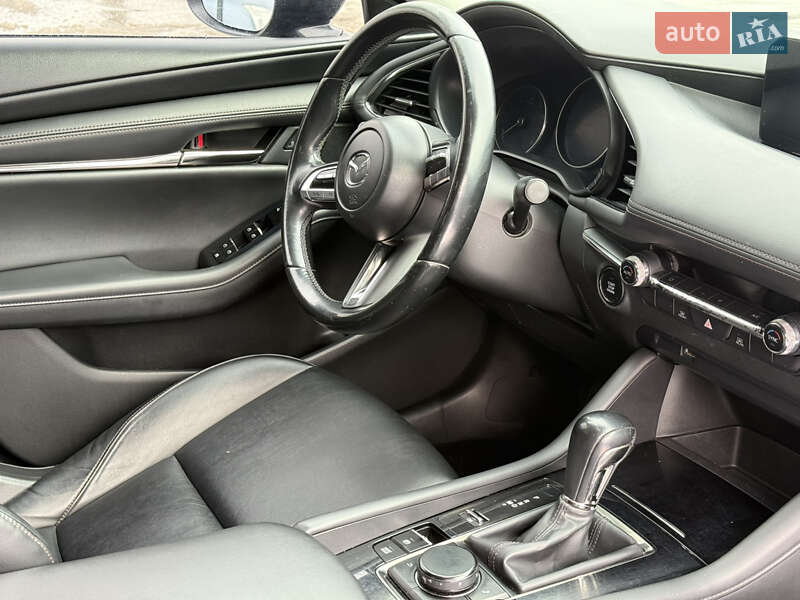 Седан Mazda 3 2018 в Києві