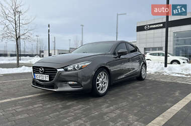 Хэтчбек Mazda 3 2017 в Ужгороде
