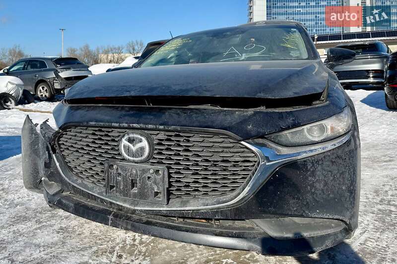 Седан Mazda 3 2022 в Киеве
