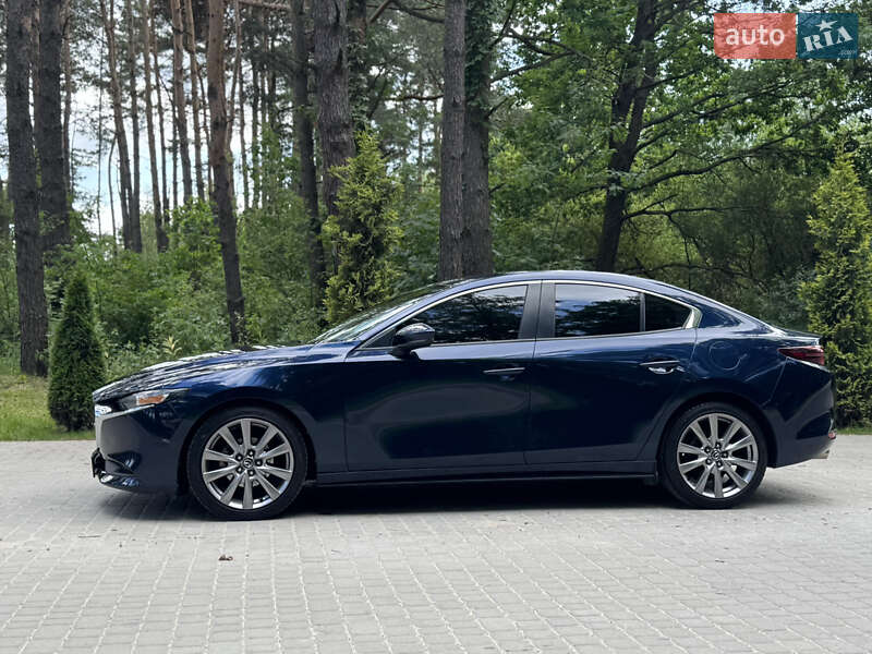 Седан Mazda 3 2019 в Львові