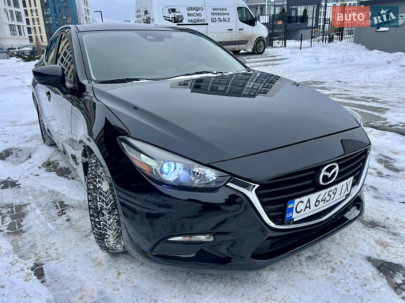 Седан Mazda 3 2018 в Черкасах