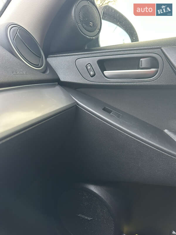 Седан Mazda 3 2010 в Запоріжжі