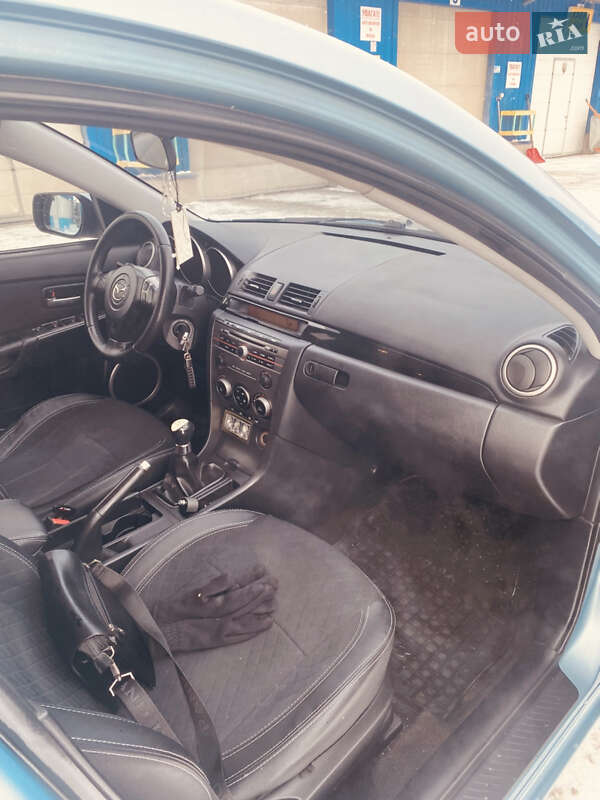 Хэтчбек Mazda 3 2006 в Гайсине