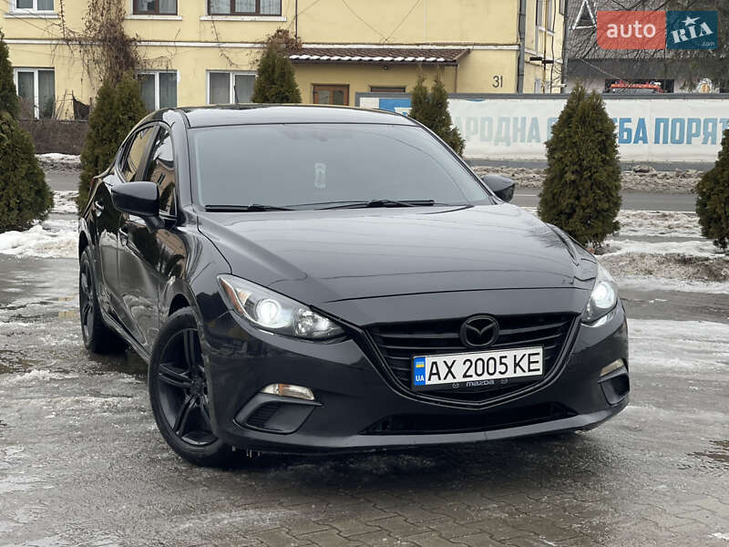 Хетчбек Mazda 3 2015 в Чернівцях