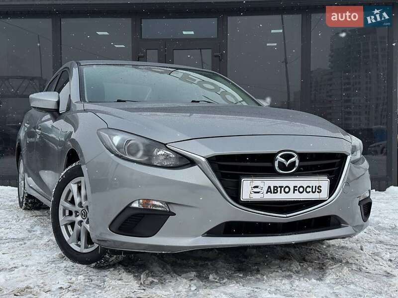 Седан Mazda 3 2016 в Киеве