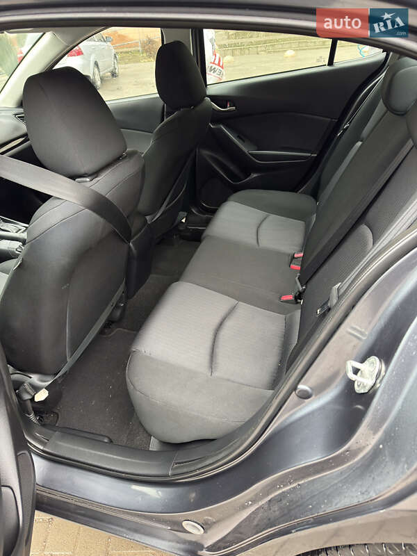 Седан Mazda 3 2014 в Запоріжжі