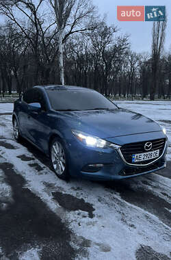 Седан Mazda 3 2016 в Павлограде