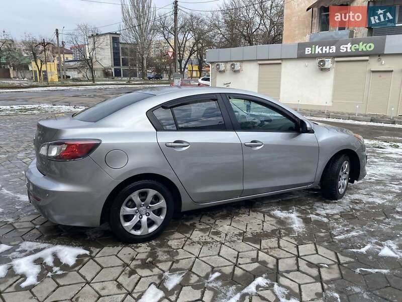 Седан Mazda 3 2013 в Миколаєві