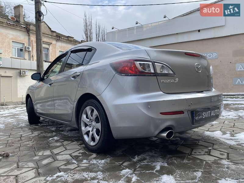 Седан Mazda 3 2013 в Миколаєві