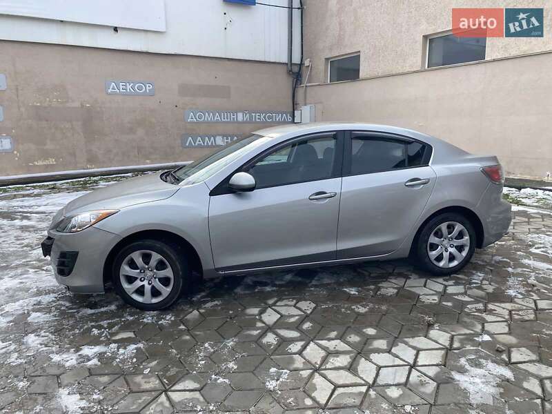 Седан Mazda 3 2013 в Миколаєві