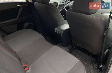 Седан Mazda 3 2013 в Миколаєві