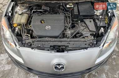 Седан Mazda 3 2013 в Миколаєві