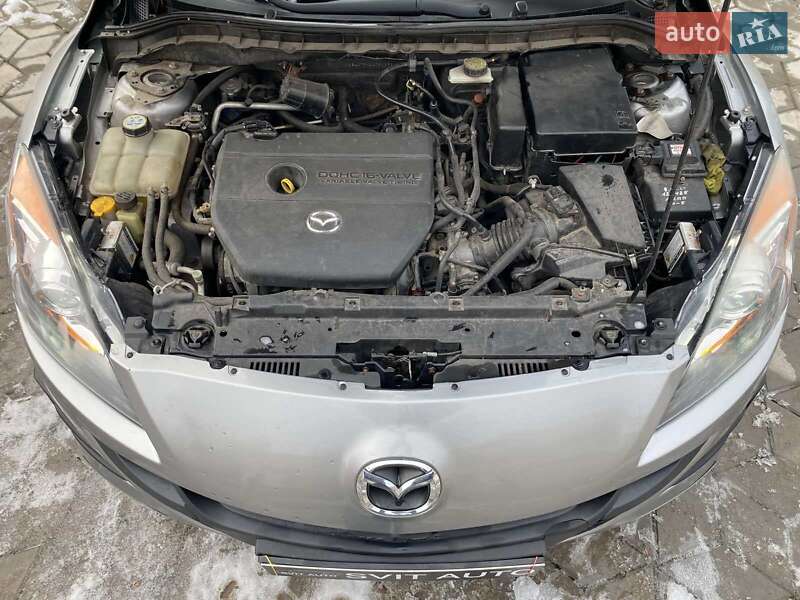 Седан Mazda 3 2013 в Миколаєві