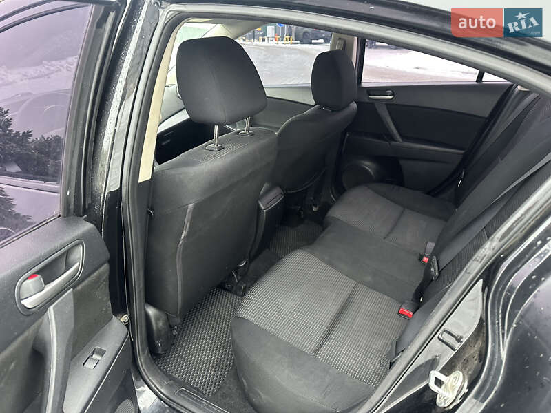 Седан Mazda 3 2012 в Києві