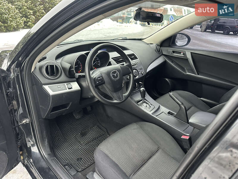 Седан Mazda 3 2012 в Києві