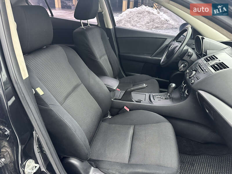 Седан Mazda 3 2012 в Києві