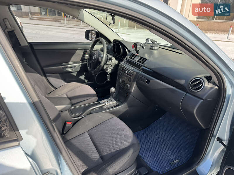 Седан Mazda 3 2007 в Днепре