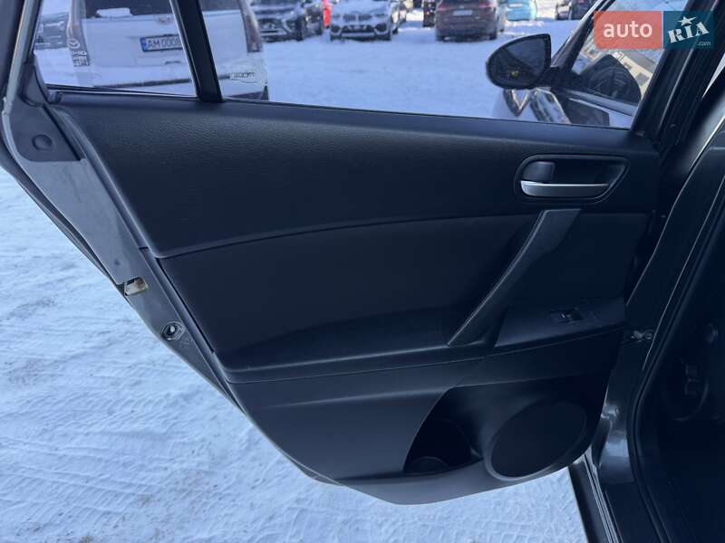 Хэтчбек Mazda 3 2009 в Виннице