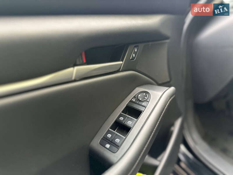 Седан Mazda 3 2021 в Миколаєві