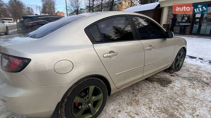 Седан Mazda 3 2004 в Гадячі