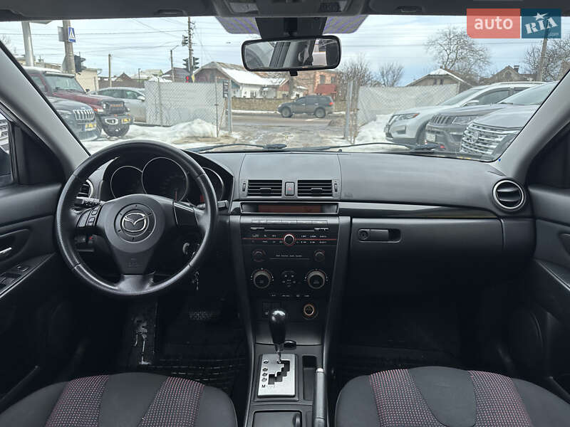 Седан Mazda 3 2005 в Ивано-Франковске