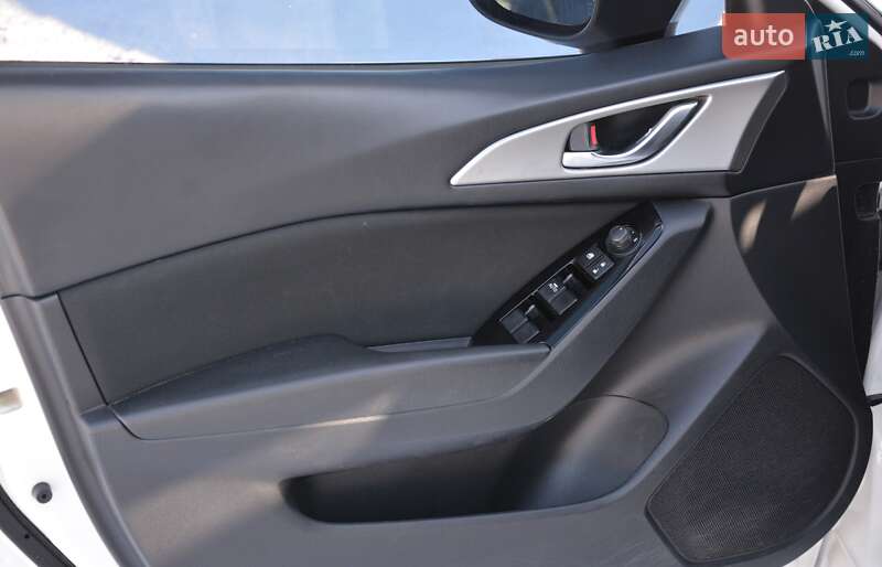 Седан Mazda 3 2017 в Києві фото 13 Седан Mazda 3 2017 в Києві