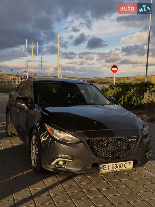 Седан Mazda 3 2015 в Миргороді