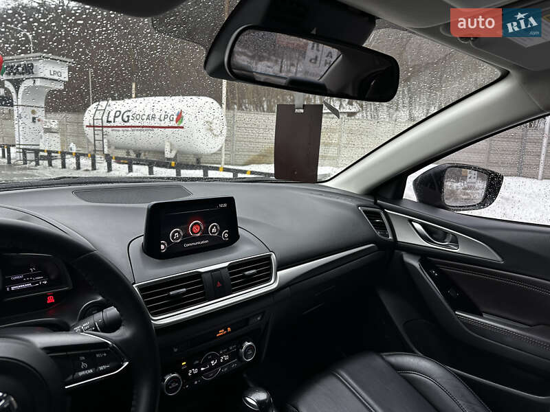 Седан Mazda 3 2017 в Киеве фото 27 Седан Mazda 3 2017 в Киеве