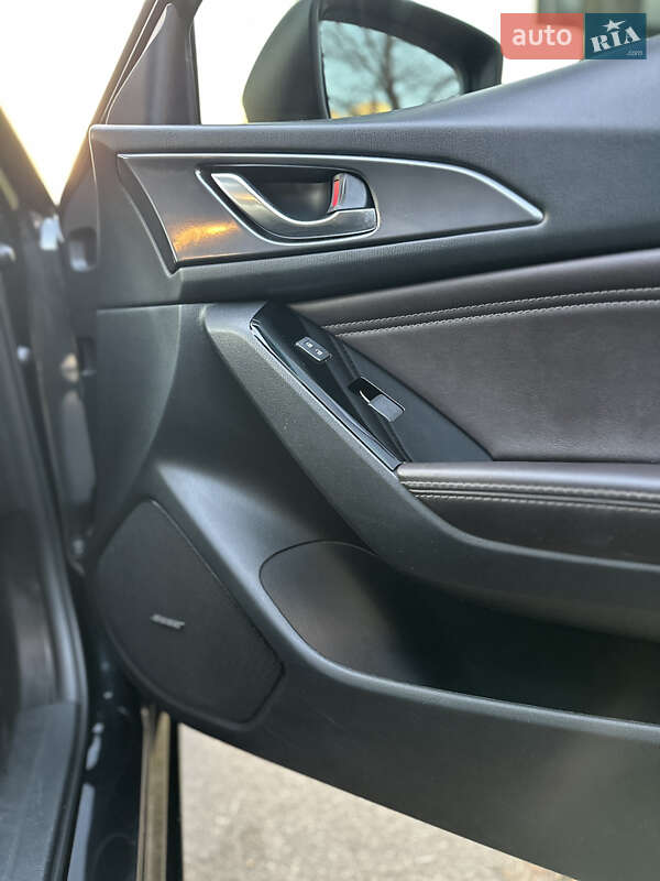 Хэтчбек Mazda 3 2017 в Киеве фото 21 Хэтчбек Mazda 3 2017 в Киеве