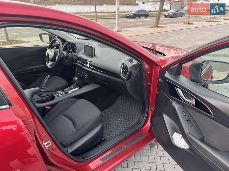Седан Mazda 3 2014 в Киеве
