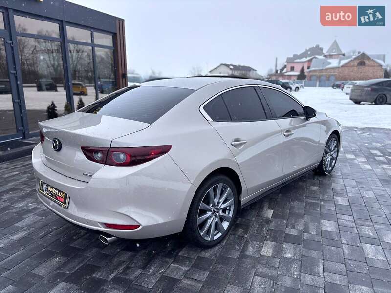 Седан Mazda 3 2024 в Коломые