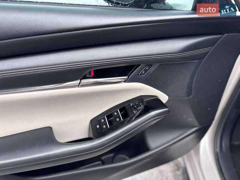 Седан Mazda 3 2024 в Коломые