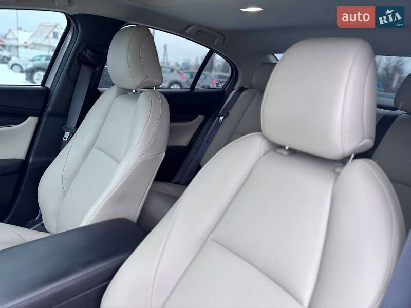 Седан Mazda 3 2024 в Коломые
